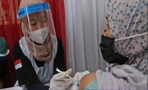 Warga di Indonesia Divaksin Covid-19 Dosis Lengkap 114.103.362