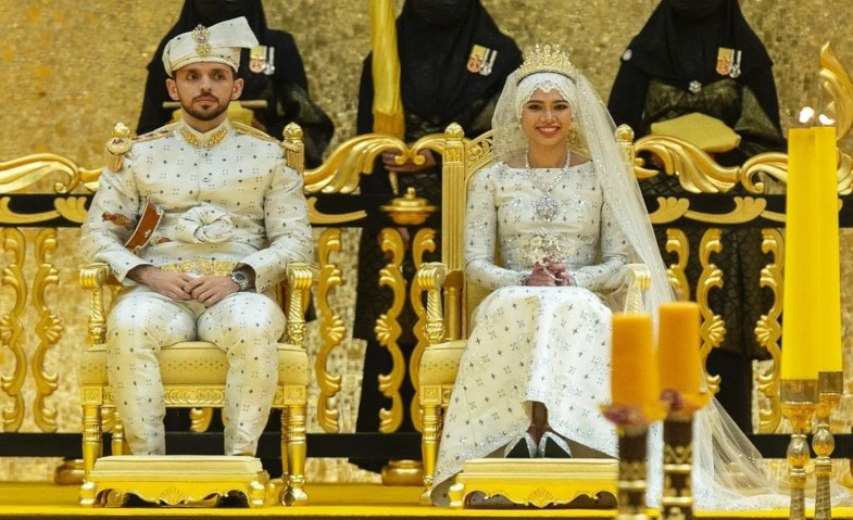 Megah dan Mewahnya Pernikahan Putri Fadzilah-Abdullah Mahmoud Al Hashimi