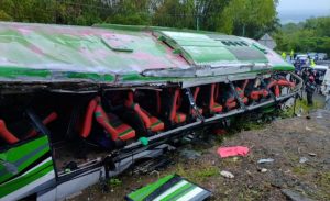 Diduga Rem Blong, Sopir Bus Pariwisata Tabrak Tebing hingga Menewaskan 13 Orang