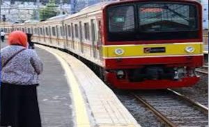 Rangkaian KRL Jalur Jatinegara-Bogor akan Lebih Panjang