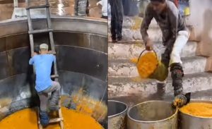 Viral, Masak di Wajan Besar Sampai Gunakan Tangga
