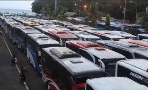 H-1 MotorGP, Ratusan Bus dari Bali Menyeberang ke Lombok