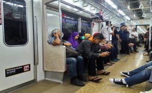 Mulai 9 Maret 2022, Duduk di KRL Tak Berjarak