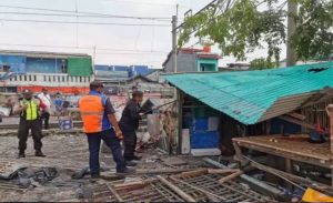 KAI Daop 1 Jakarta Bongkar Bangunan Liar di Stasiun Tanjung Priok–Ancol