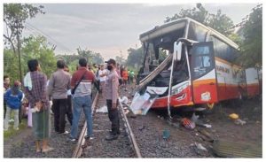 Kecelakaan di Tulungagung, PT KAI akan Tuntut Ganti Rugi ke Pengusaha Bus