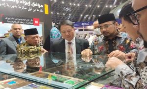 Tinjau Stan Indonesia di Pameran Haji Dunia, Menag: Perlu Digitalisasi Layanan Jemaah