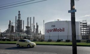 ExxonMobil Berkemas Tinggalkan Rusia akibat Perang