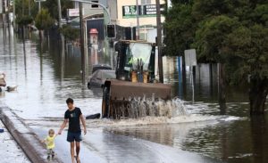 11 Orang Tewas dan Puluhan Ribu Dievakuasi akibat Banjir Bandang di Australia