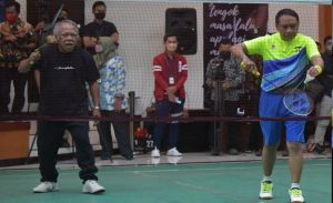 Begini Keseruan Menpora Amali dan Sejumlah Menteri Kabinet Bermain Bulu Tangkis dalam Kasetpres Cup 2022