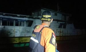 Alami Kerusakan Mesin, Basarnas Kendari Evakuasi Kru Kapal Nelayan di Perairan Malaoge