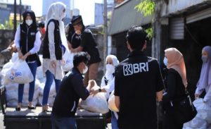 BRI Group Bagikan 80.000 Paket Sembako