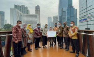 Kemenkes Serahkan Santunan Kematian ke BPJamsostek untuk Relawan Covid yang Gugur