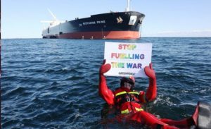 Kapal Tanker Pertamina di Lepas Pantai Denmark Diblokade oleh Greenpeace