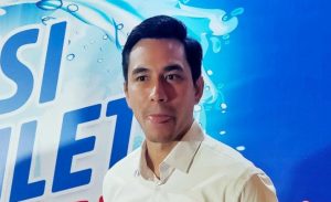 Ini Bantahan Darius Sinathrya Soal Kenakan Ban Kapten Pelangi
