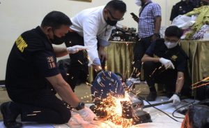 Lindungi Masyarakat, Bea Cukai Musnahkan Miliaran Rupiah Barang Ilegal