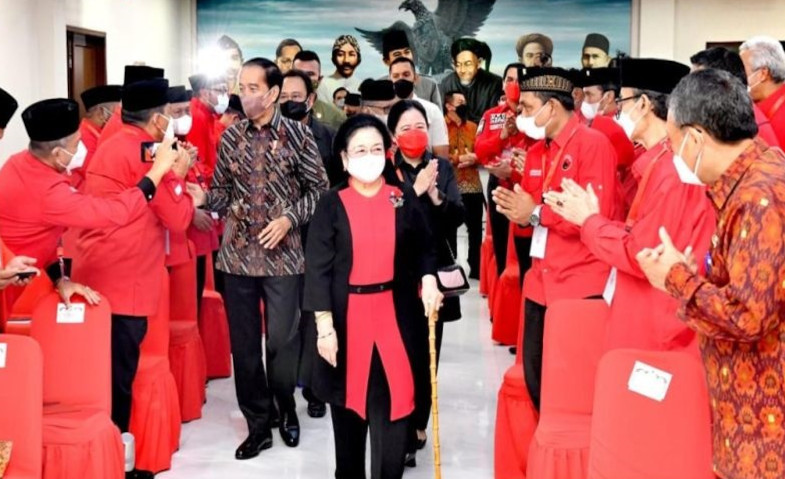 Kader Main Dua Kaki, Megawati: Pilih Keluar atau Dipecat