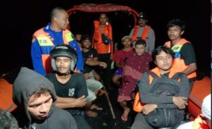 13 Penumpang KM Karmila Dievakuasi Usai Kecelakaan di Perairan Pulau Kambing