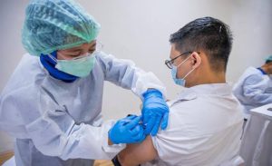 Kemendagri Terbitkan SE Percepatan Vaksinasi Booster untuk Masyarakat