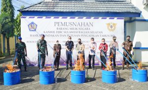 Jalankan Fungsi Perlindungan Masyarakat, Bea Cukai di Sulawesi Selatan Musnahkan Jutaan Barang Ilegal