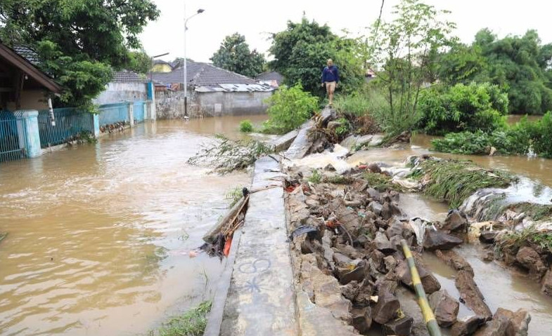 Banjir di Tangerang Surut, Warga dan BPBD Mulai Bersih-bersih