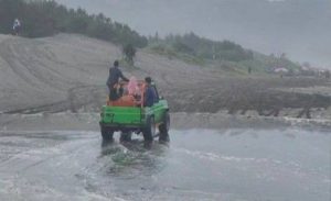 Gelombang Tinggi Tak Pengaruhi Minat Wisatawan Kunjungi Pantai Bantul