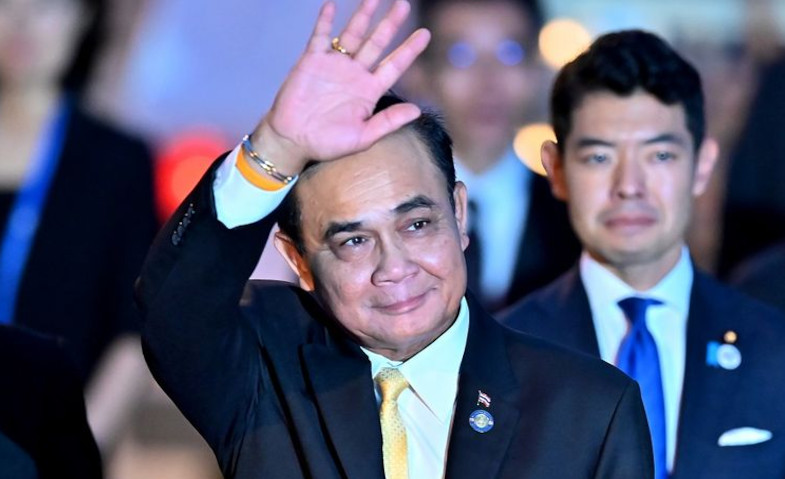 Mengejutkan, PM Thailand Selamat dari Mosi