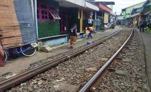 KAI Tetapkan Uang Bongkar Rumah di Sekitar Rel