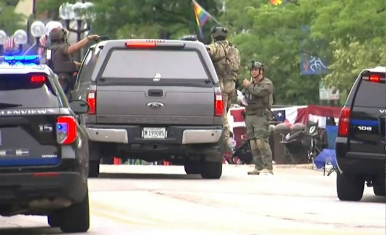 Polisi Buru Pelaku Penembakan di Parade HUT Kemerdekaan AS