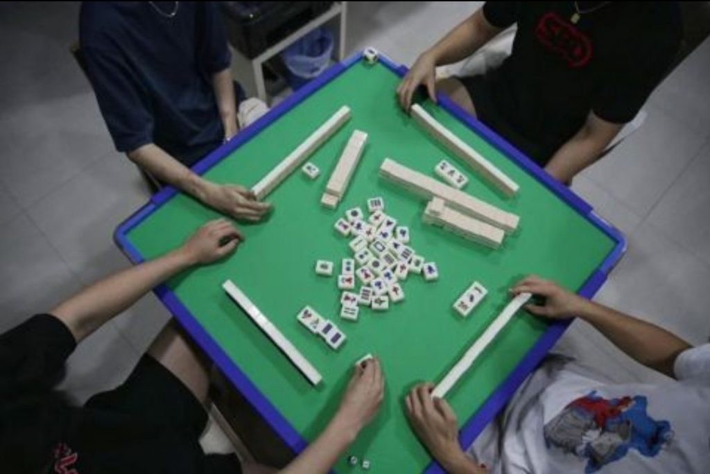 Singapura Izinkan Warganya Main Judi Mahjong dan Poker di Rumah