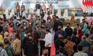 Seorang Warga Sidoarjo Terharu Pertama Kali Bertemu Presiden Jokowi