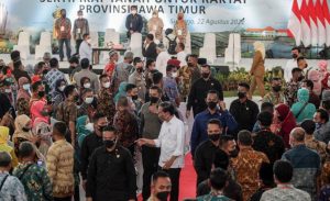 Seorang Warga Sidoarjo Terharu Pertama Kali Bertemu Presiden Jokowi