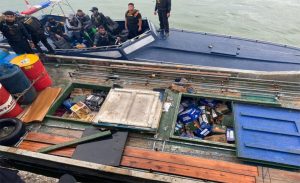 Bea Cukai Gagalkan Penyelundupan Puluhan Ribu Botol MMEA Ilegal di Perairan Batam