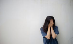 Waspada, Stres Berlebihan Memicu Gangguan Kesehatan di Area Kewanitaan