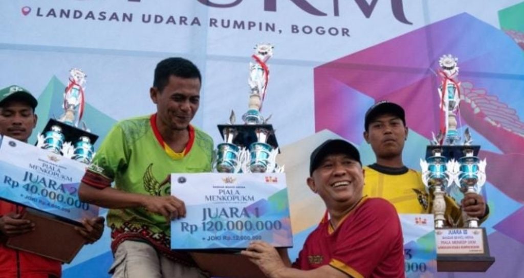 Presiden Juara Lomba Merpati Kolong Piala Menteri Koperasi UKM 
