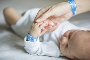 Konsumsi Antibiotik saat Hamil Berisiko Lahirkan Bayi dengan PJB