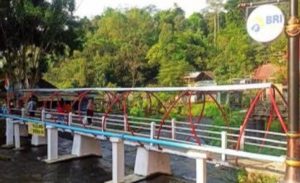 BRI Peduli Bersihkan Kali untuk Masyarakat