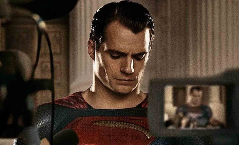 Henry Cavill Perankan Kembali sebagai Superman