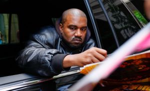 Baru Diputus Adidas, Kanye West Diusir dari Kantor Skechers