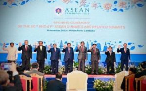 Presiden Jokowi Terima Keketuaan ASEAN 2023 dari Kamboja