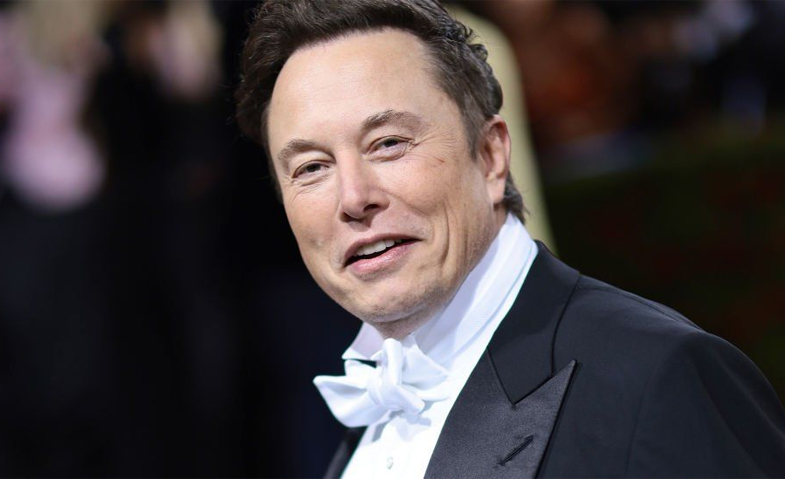 Elon Musk Bawa Gerbong Tesla ke Twitter