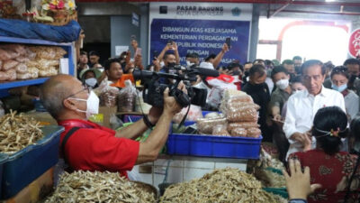 Selepas KTT G20, Jokowi Blusukan ke Pasar Badung untuk Cek Harga