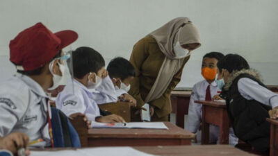 Pelajar Indonesia Darurat Moral dan Etika di Hari Guru Nasional