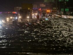 Tol BSD Digenangi Banjir Setinggi 70 Sentimeter