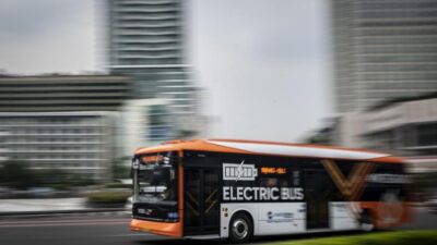 TransJakarta Tambah 100 Unit Bus Listrik, Komitmen Mengurangi Polusi Udara