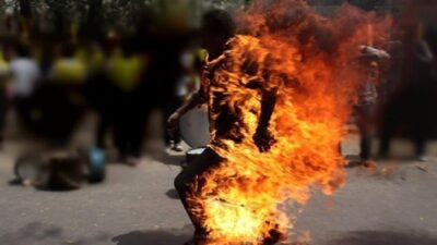Dua Orang Pejalan Kaki Disiram Bensin dan Dibakar OTK di Jakut