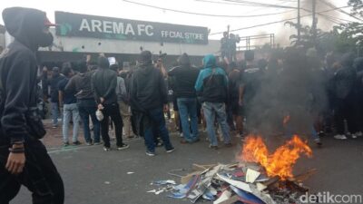 107 Orang Kericuhan Demo Anarkis di Kantor Arema FC Diamankan Polisi