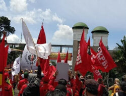 Aksi May Day, Massa Buruh Menuju Patung Kuda