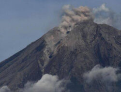 Gunung Semeru 2 Kali Erupsi, Masyarakat Diimbau Tak Beraktifitas pada Radius 5 Km