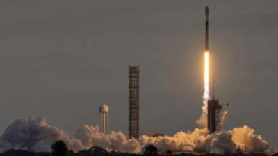 Badai Matahari Dahsyat Tunda Peluncuran SpaceX