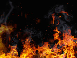 Kebakaran 8 Rumah Warga di Jaktim Akibat Gas Warung Mi Ayam Bocor
